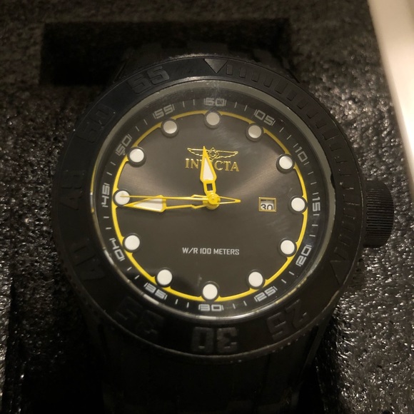 Mens INVICTA Watches with Dive Case - Picture 4 of 4